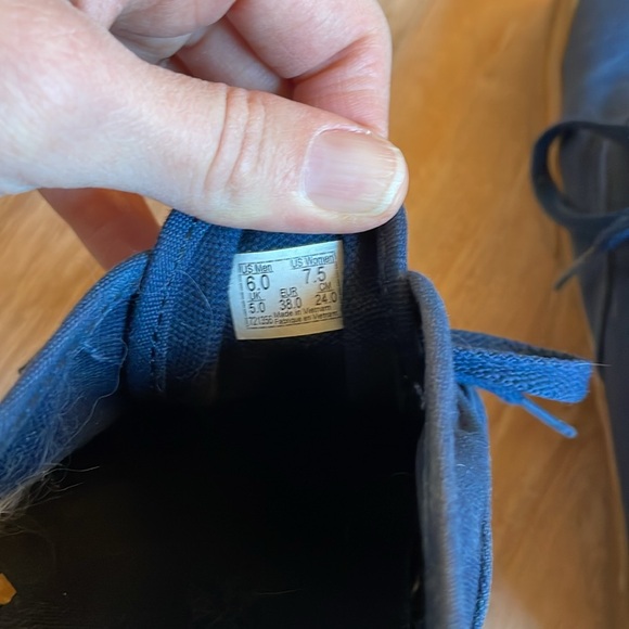 Authentic low top Vans - Picture 3 of 4